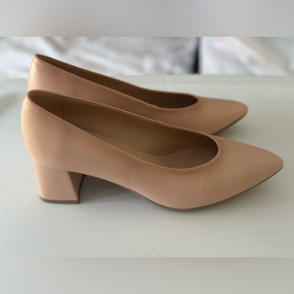 Hispanitas pumps
